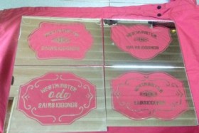 KÍnh chữ đồng hồ